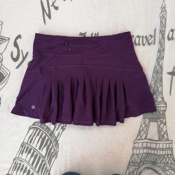 lululemon athletica Dresses & Skirts - LULULEMON 4 plum skirt